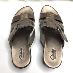 Clarks bendales black slide sandals